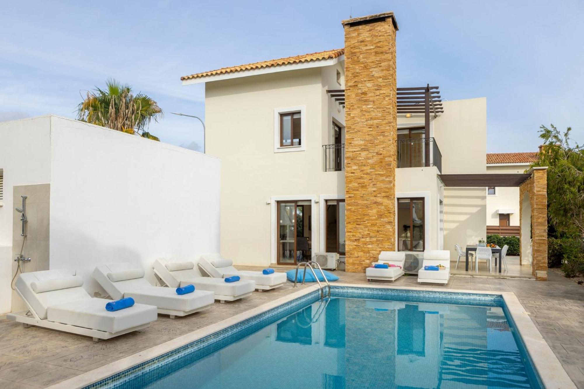 Villa Ionion H32 *