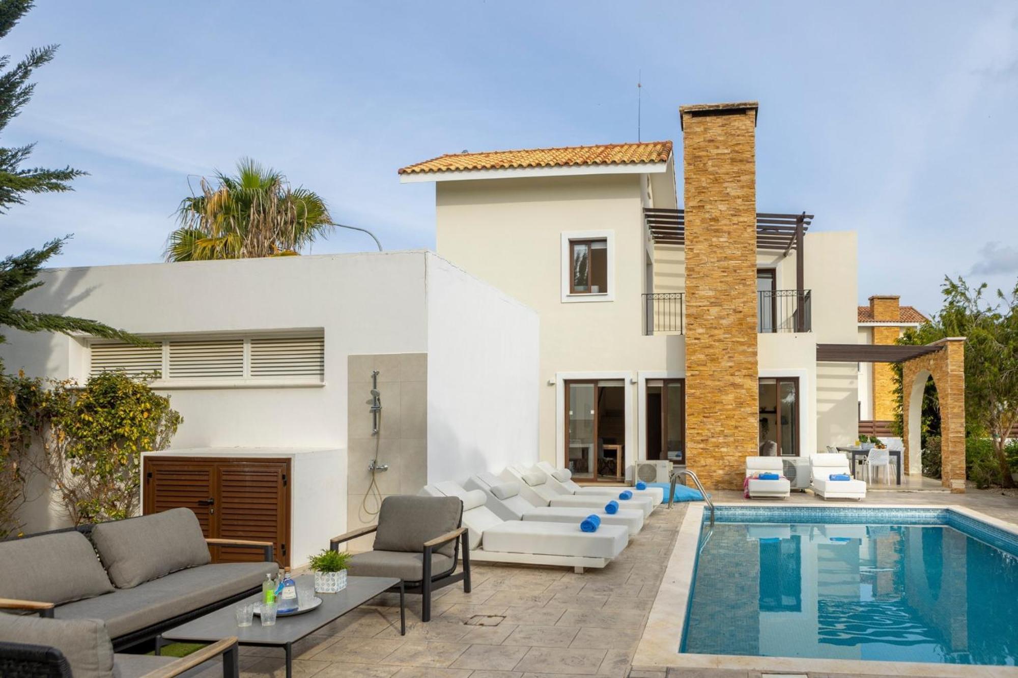 Villa Ionion H32 *