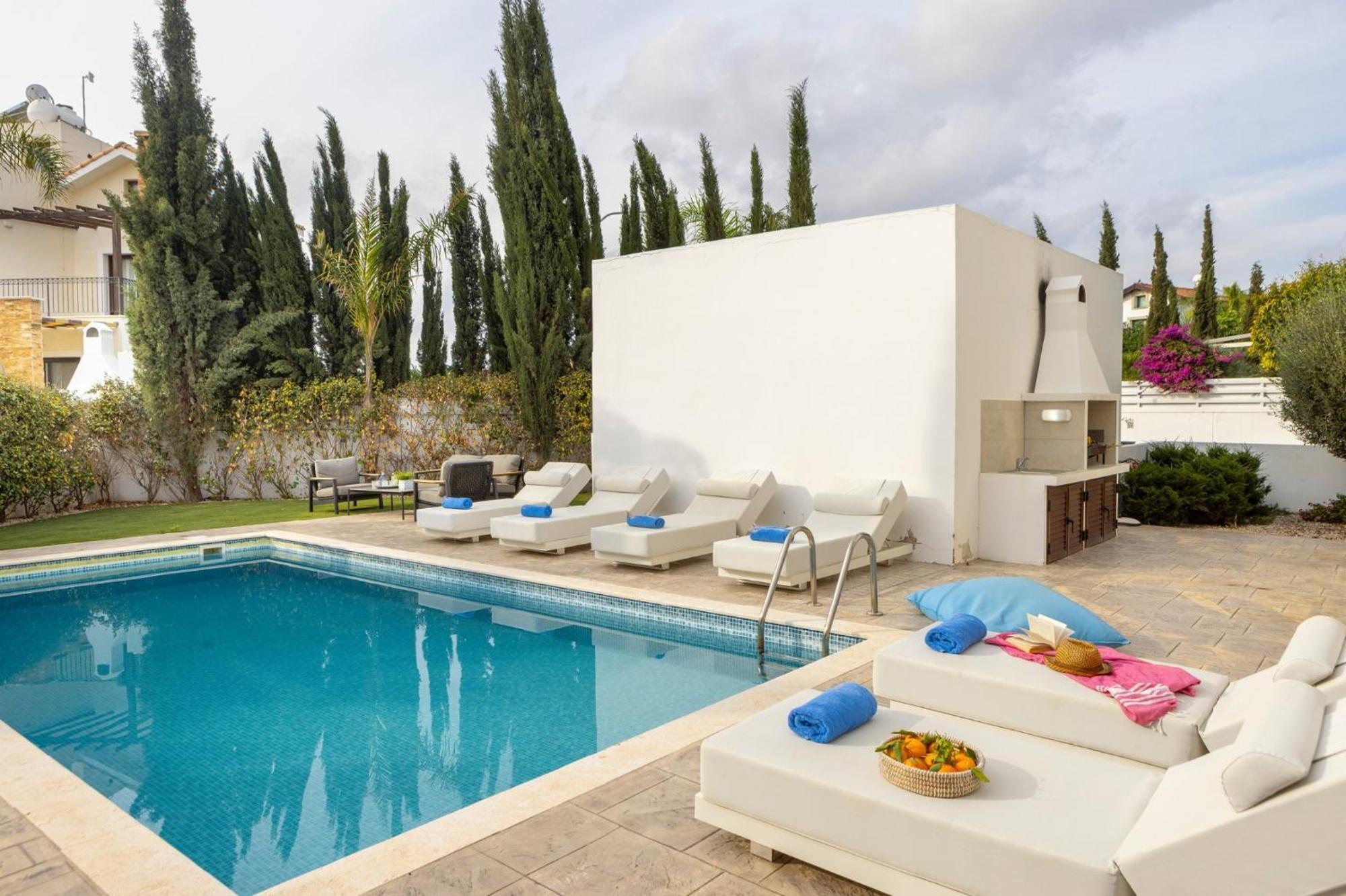 Ionion H32 * Agia Napa