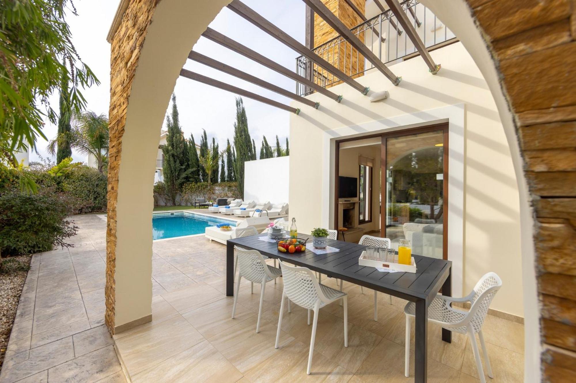 Ionion H32 Agia Napa