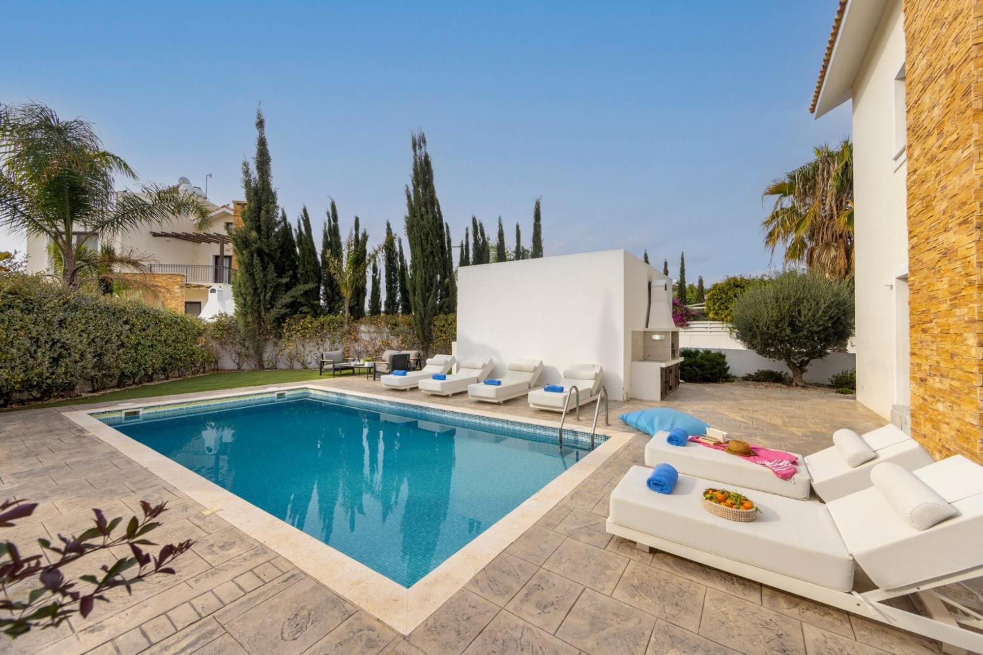 Villa Ionion H32 *