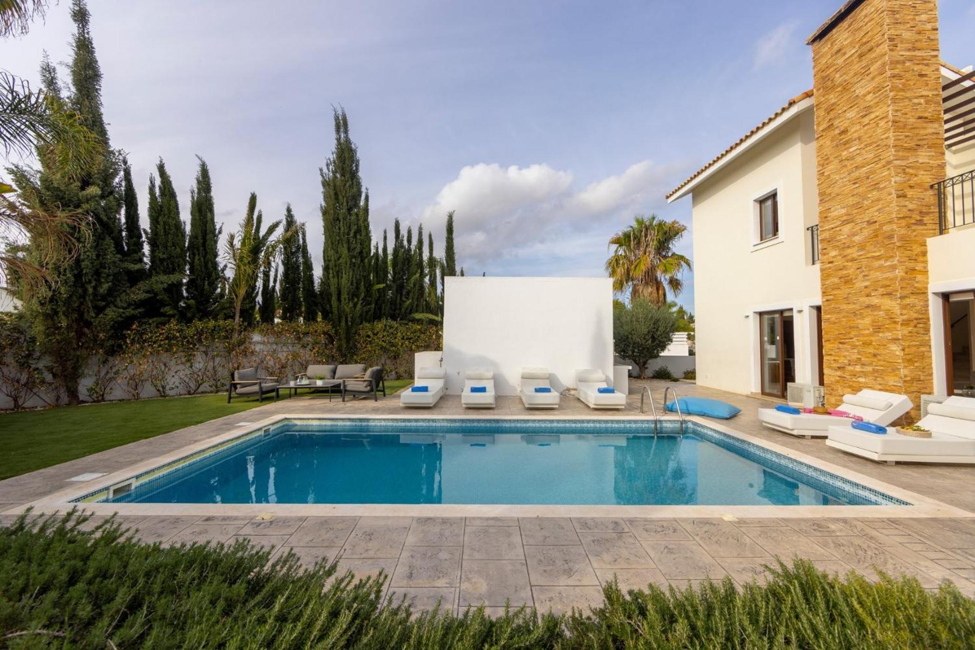 Ionion H32 Agia Napa